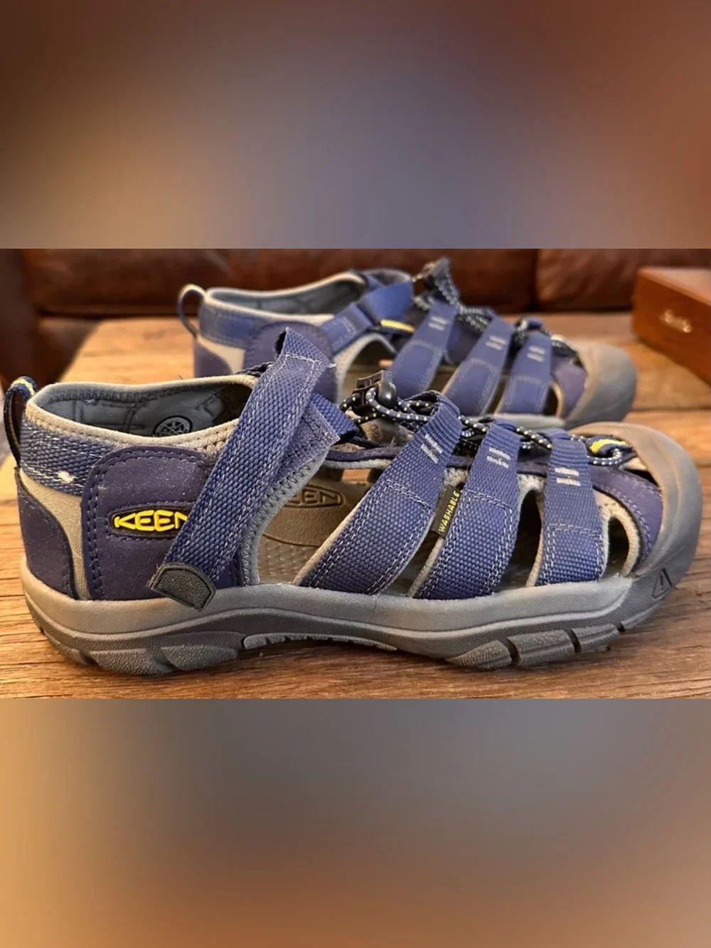 NWOT KIDS KEEN WATER SHOE SANDALS - SIZE 6
